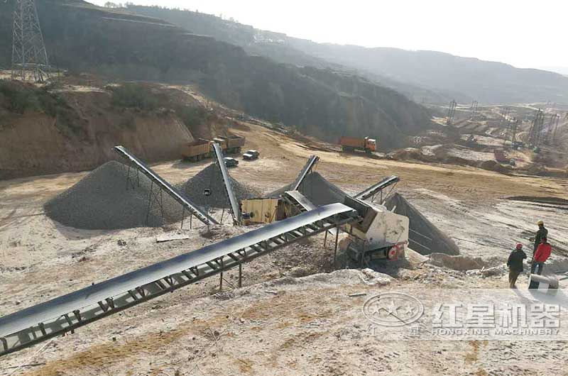 小型反擊式礦山碎石機(jī)現(xiàn)場(chǎng)