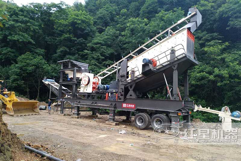 具有給料粗破中碎等多種功能的流動型打石子機(jī)子