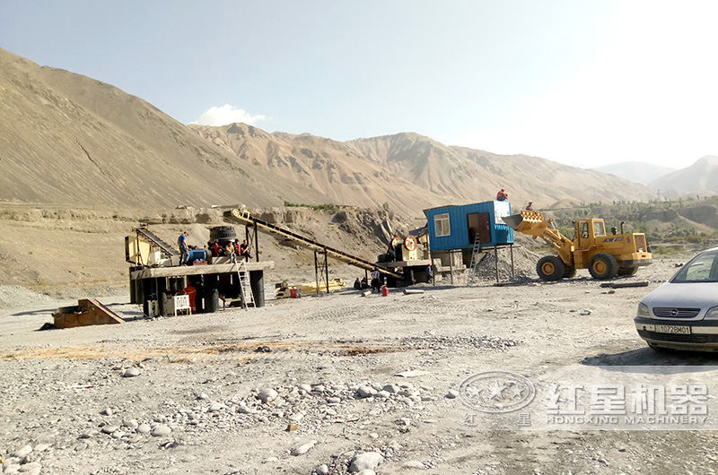 時產(chǎn)12噸玄武巖破碎制砂現(xiàn)場