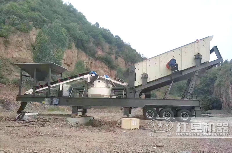 搭載VSI8518制砂機(jī)的移動制砂機(jī)現(xiàn)場