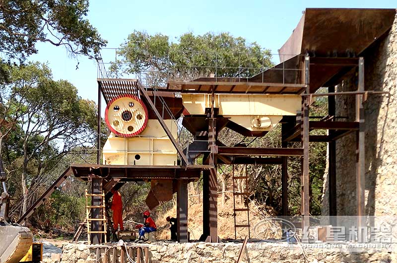 磕石頭機(jī)現(xiàn)場實拍