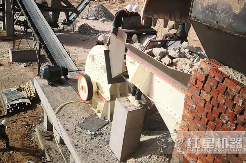 重錘式工程建筑破碎機(jī)現(xiàn)場(chǎng)