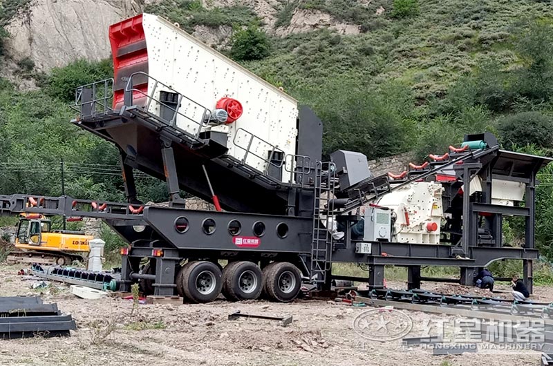 三合一反擊式移動(dòng)破碎站現(xiàn)場實(shí)拍