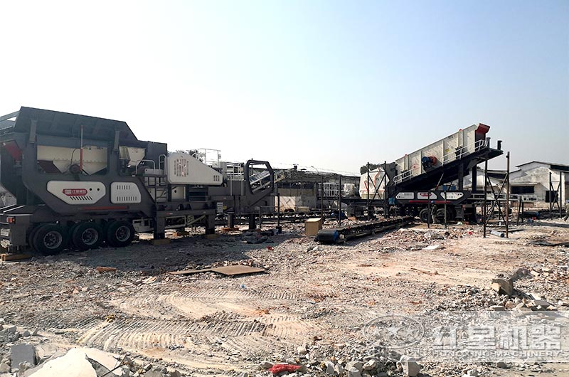 二合一移動(dòng)破碎生產(chǎn)線用于建筑垃圾再生處理現(xiàn)場