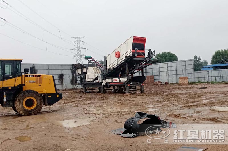 建筑垃圾移動破碎機(jī)直達(dá)工地現(xiàn)場作業(yè)