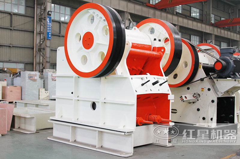 大型碎石機(jī)多種型號出口國外，附圖片和報價