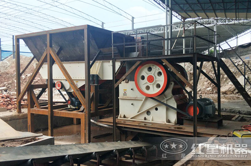 顎式破碎機(jī)處理現(xiàn)場