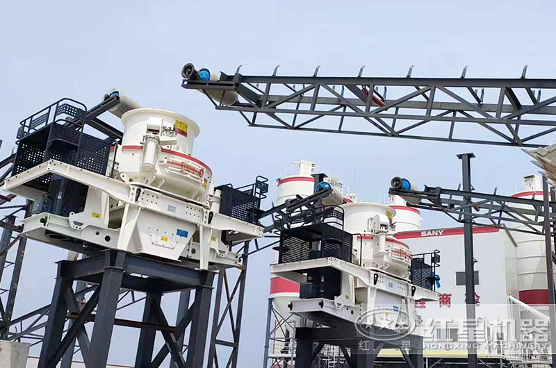 沖擊式制砂機生產(chǎn)現(xiàn)場