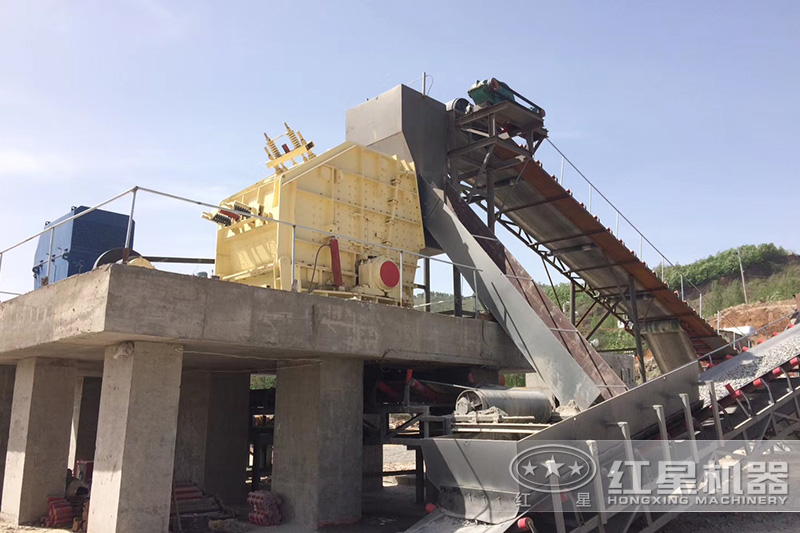 顎破+反擊破機制砂生產(chǎn)線現(xiàn)場