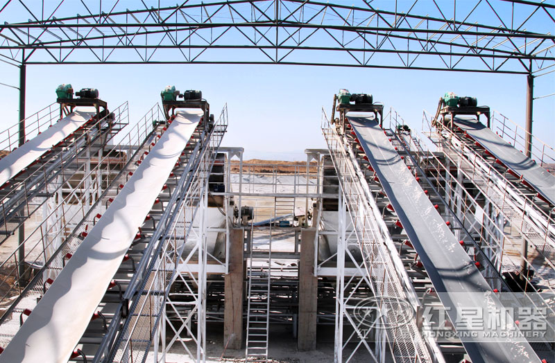 帶式輸送機現(xiàn)場圖