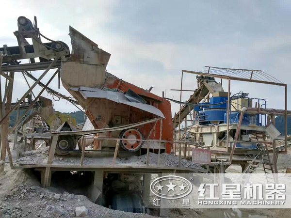 鵝卵石制砂機(jī)現(xiàn)場圖